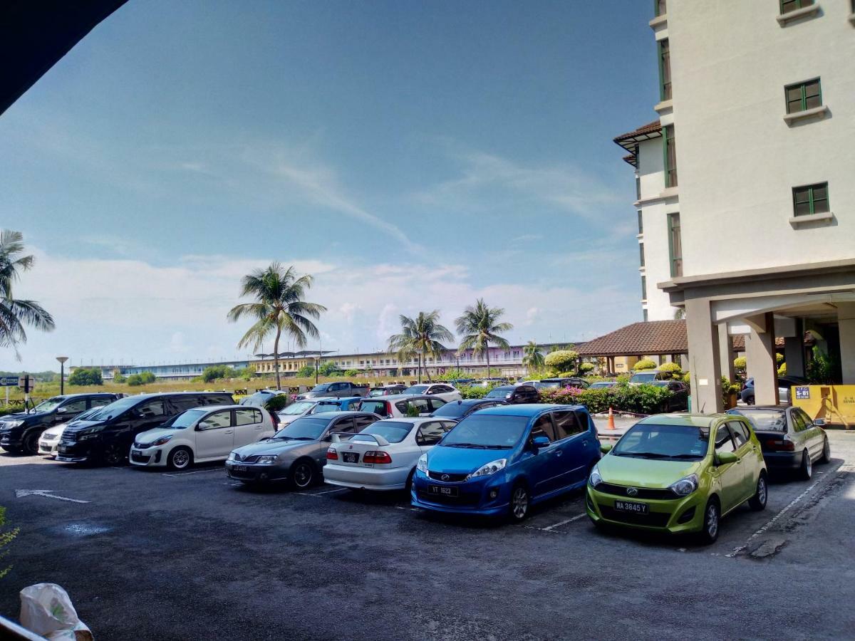 Aparthotel Costa Mahkota Malacca Exterior foto